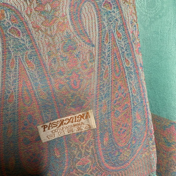 Pashmina - Picture 5 of 5